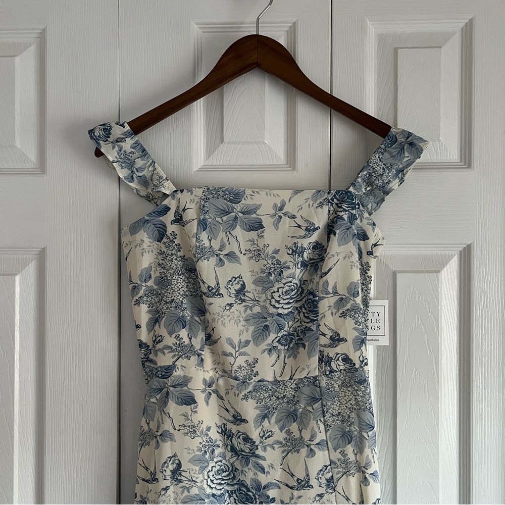 Floral Print Dress with Blue and White Design
